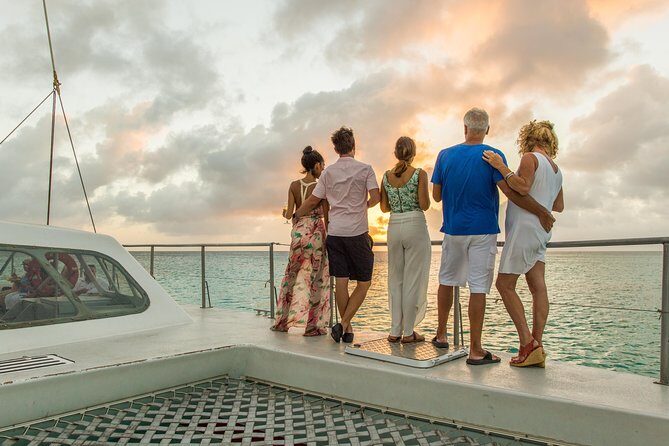 Aruba Sunset Sail Dinner Cruise with Open Bar by Catamaran - The 3-course buffet: Caribbean comfort food with a dessert finale