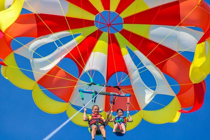 Parasailing Adventure Aruba - What it feels like onboard if it’s your first time