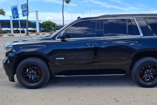 Roundtrip Private Transfer from Aruba Airport (AUA) - The private drive to your hotel: direct, air-conditioned, and built for convenience